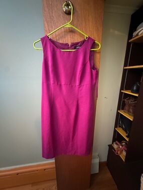 Le Suit Sleeveless Fuchsia Sheath Dress
